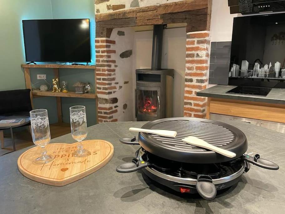 Maison De Village Avec Vue 4/5 Personnes Lou Rouchou Voutezac Extérieur photo